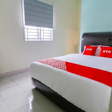 Oyo 3493 Nami House Hotel Medan Exterior foto